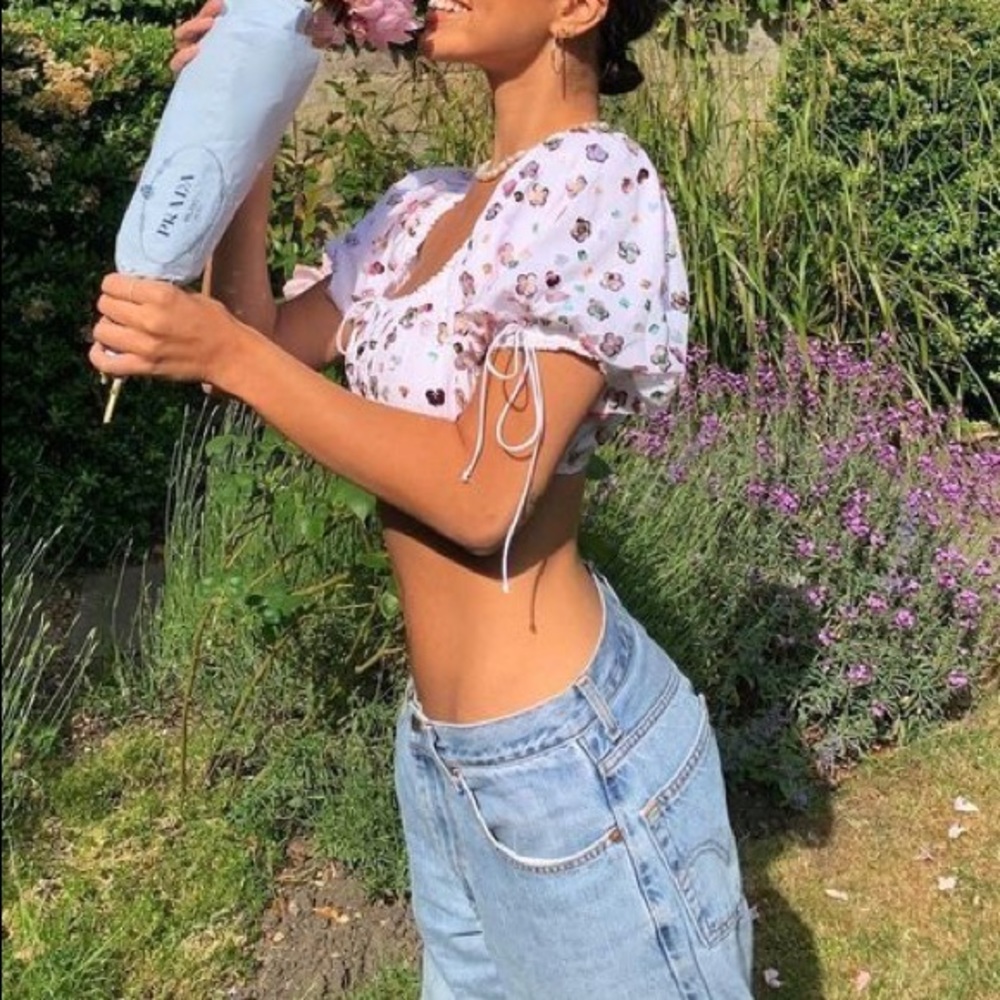 Cold hearted crop top